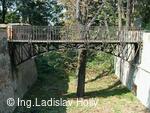Tovačov, Zámek - hradby