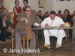 Obecní ples - ordinace uprostřed vesnice